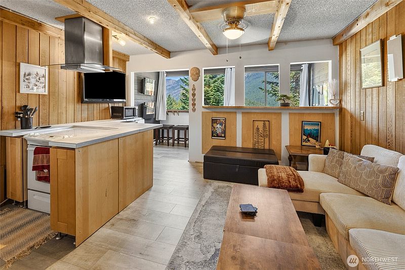 4th image of 223 Hyak Drive E #617