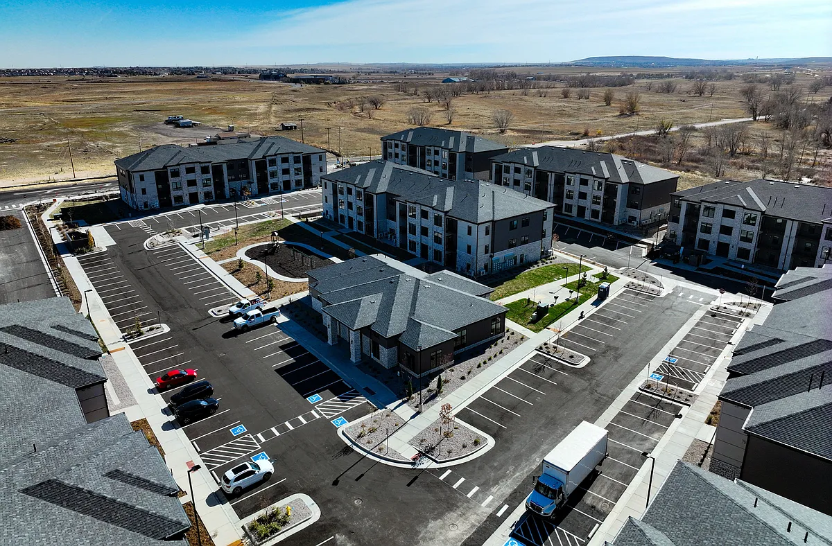 Building Photo - The Reserves at Eagle Point