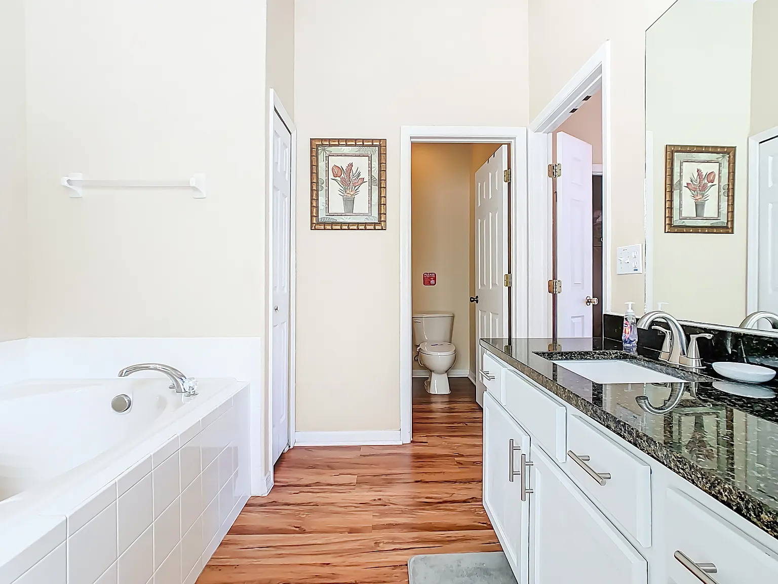 1 bed, 2200 sqft, $1,100 — Photo 3
