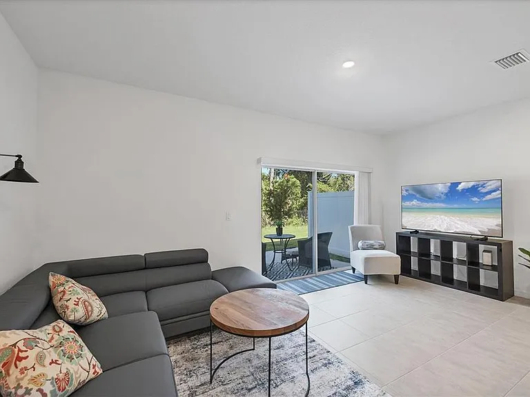 15032 Cuzcorro Ct — Photo 5