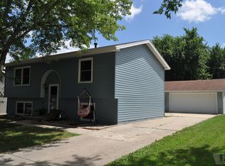 808 Corey Dr, Carroll, IA 51401