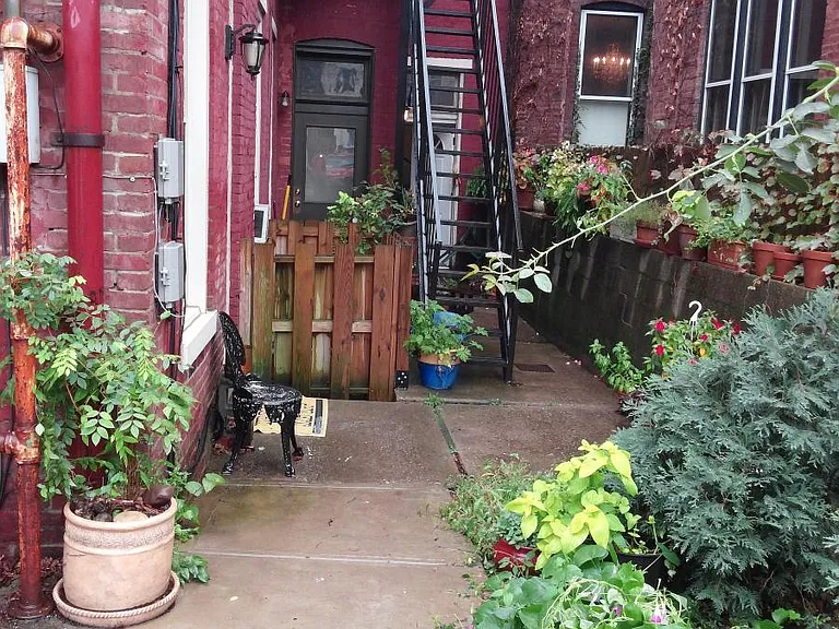 908 Cedar Ave — Photo 2