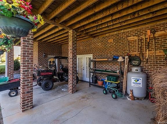 4th image of 4210 Plantation Dr