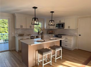 199 1st Ave, East Greenwich, RI 02818