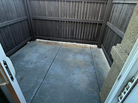 4th image of 718 Orchid Dr #B