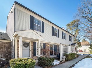 2117 Hidden Meadows Dr UNIT B, Walled Lake, MI 48390