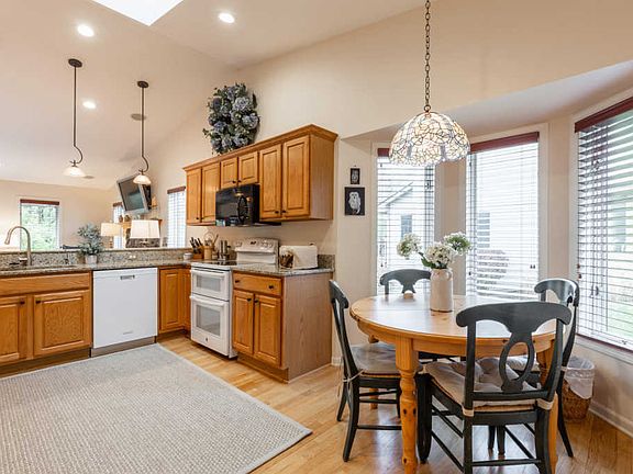 5th image of 515 White Oak Trl #2