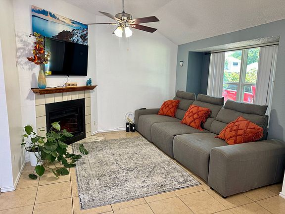 5th image of 4813 Thistledown Dr