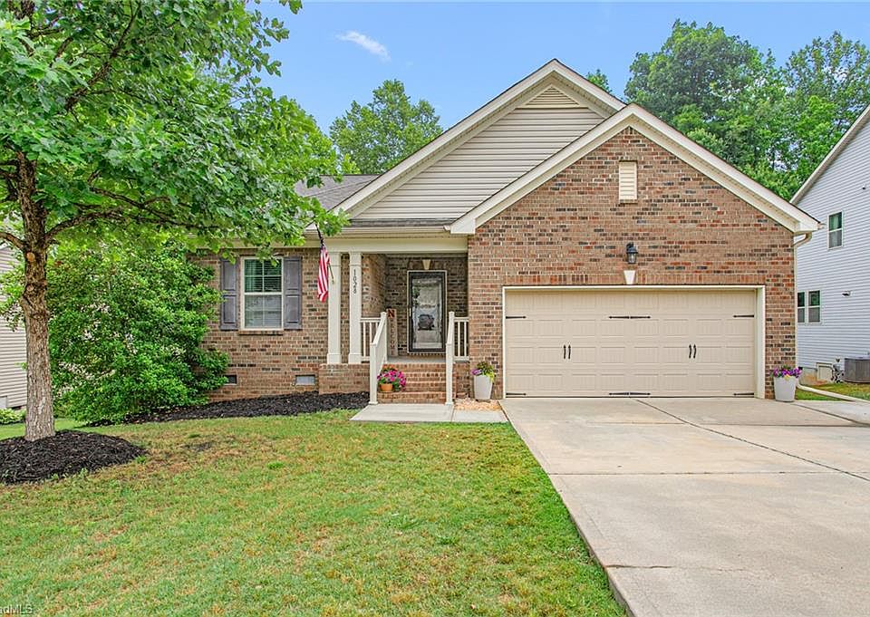 1st image of 1028 Longleaf Pine