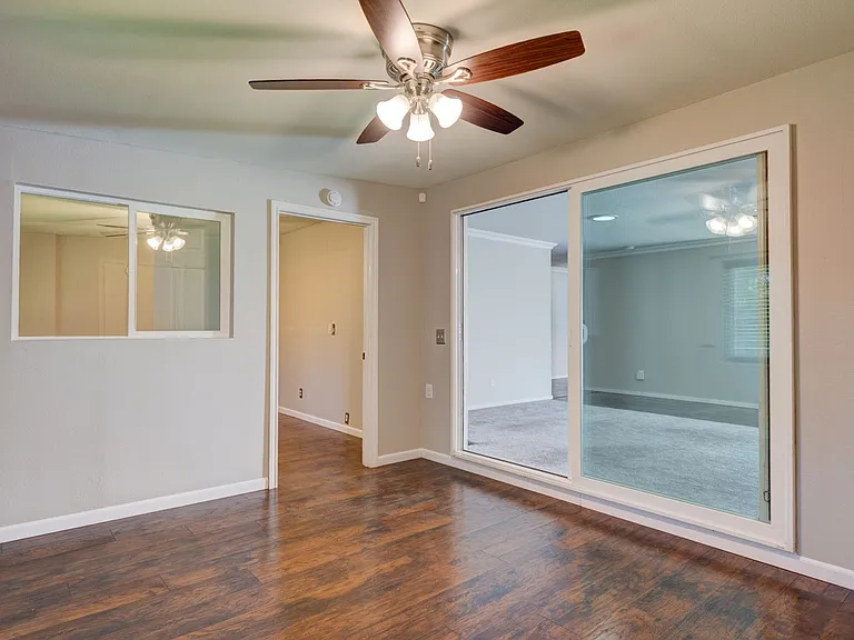899 SW 13th Ave — Photo 13