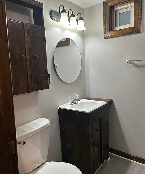 1650 W Barry Ave #1F — Photo 3