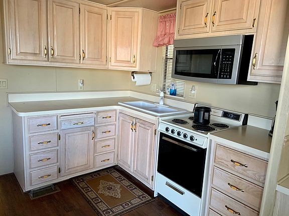 4th image of 217 E Ocotillo Dr