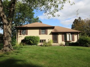 12 Robert Ave, Prospect Heights, IL 60070