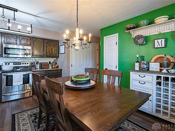 4th image of 2920 W Barnhill Pl