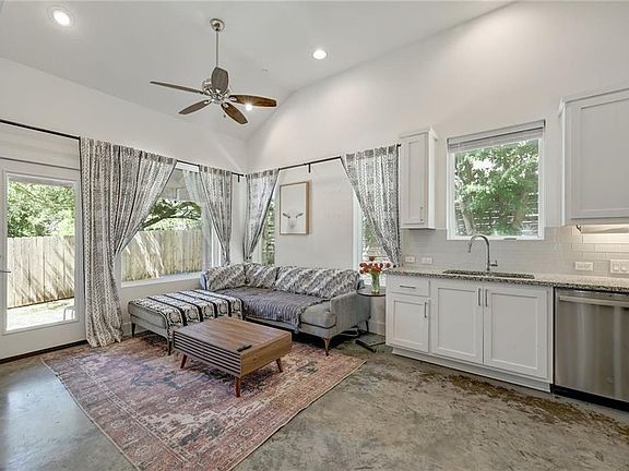 3rd image of 3514 Clawson Rd Unit 2