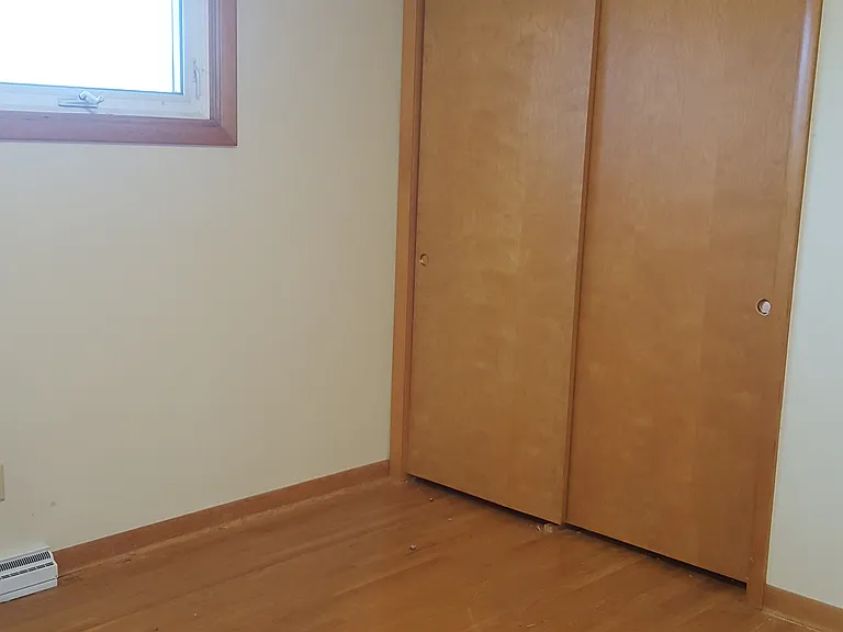 355 Avalon Dr — Photo 13