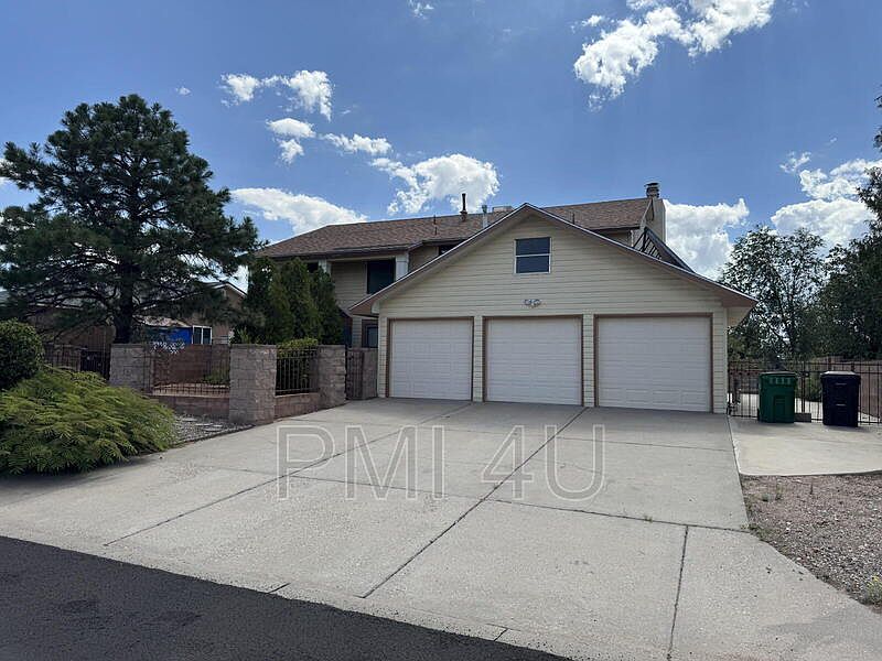 1st image of 10412 La Paz Dr NW