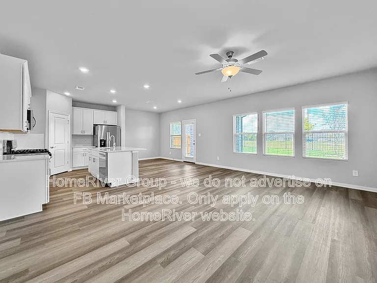 414 Bertney Dr — Photo 7