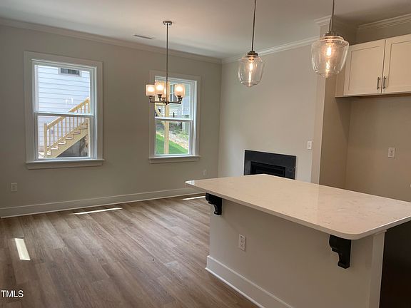 4th image of 551 Homeland Ave
