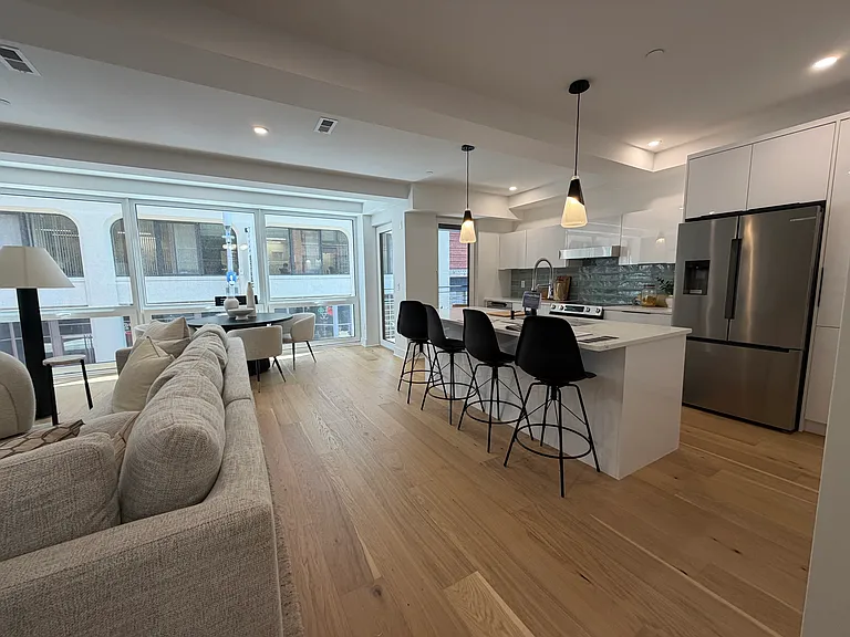 230 Friend St #5 — Photo 2