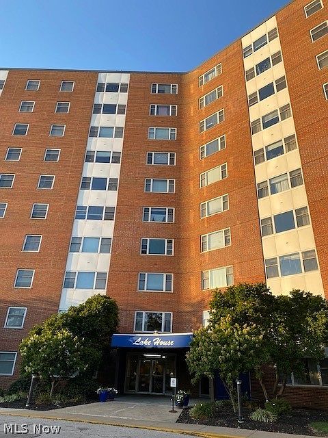 1st image of 11850 Edgewater Dr APT 1003