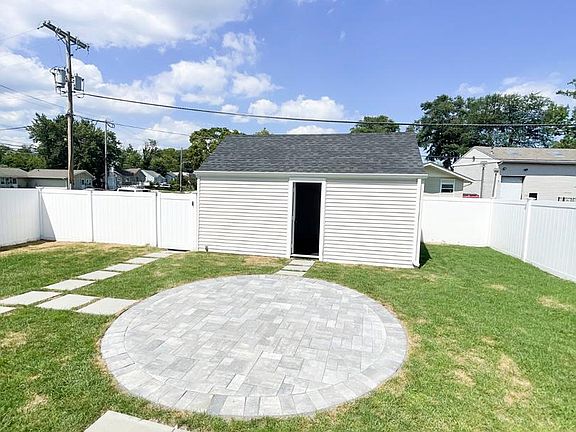 3rd image of 1609 6th Ave