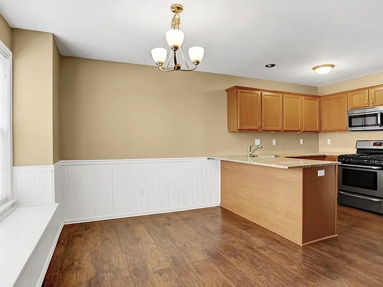 678 Walnut Tree Dr — Photo 5