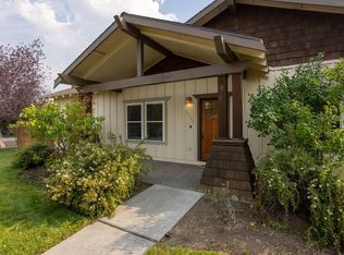20677 Songbird Ln, Bend, OR 97702