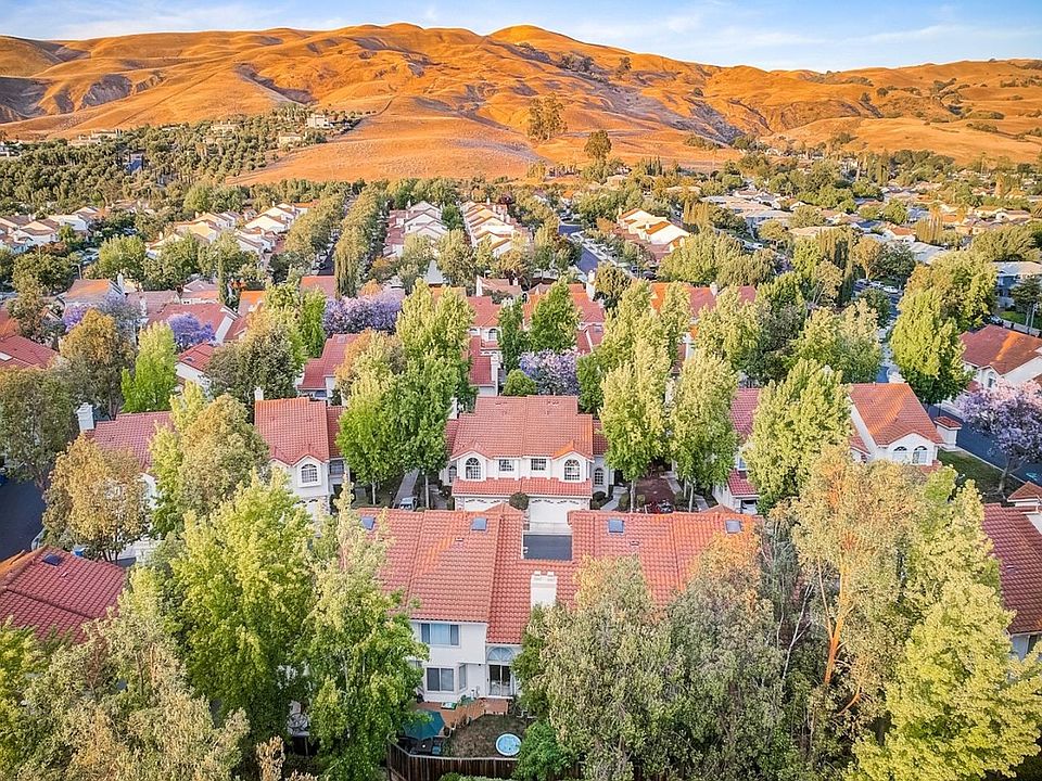 Bird's eye view of Hillcrest community with beautiful rolling hills.