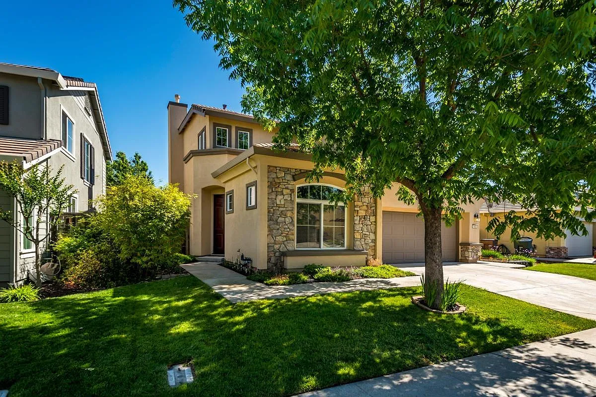 1920 Letterkenny Dr photo 1