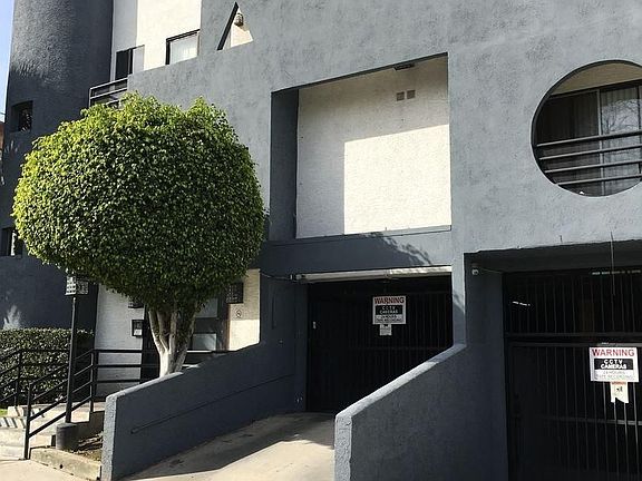 2nd image of 827 S Wilton Pl APT 306