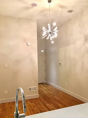 Rented by Manhattan Management LLC | media 86