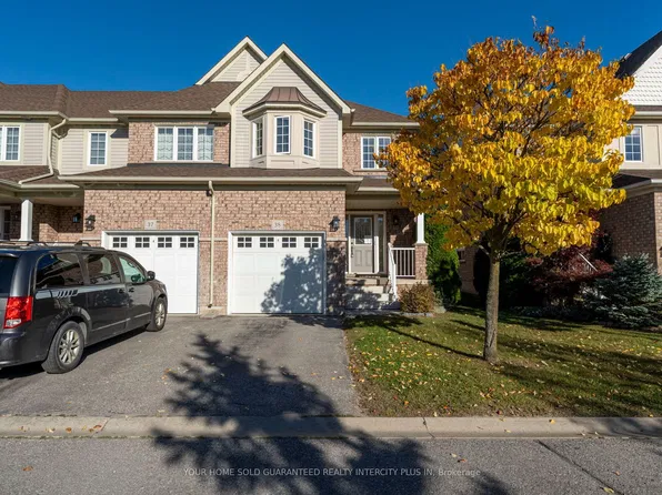 460 Woodmount Dr #38, Oshawa, ON L1K 0K3