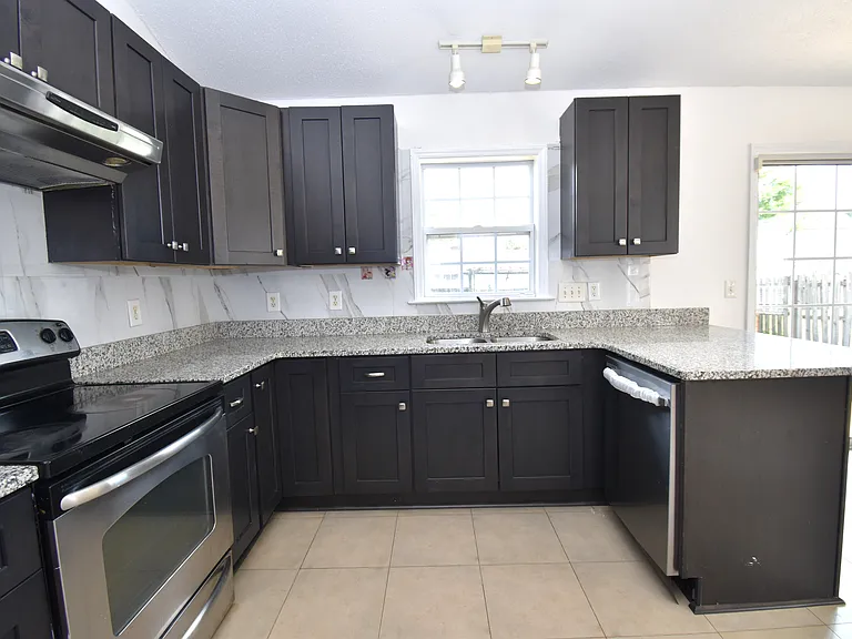 205 Lasalle Way — Photo 9