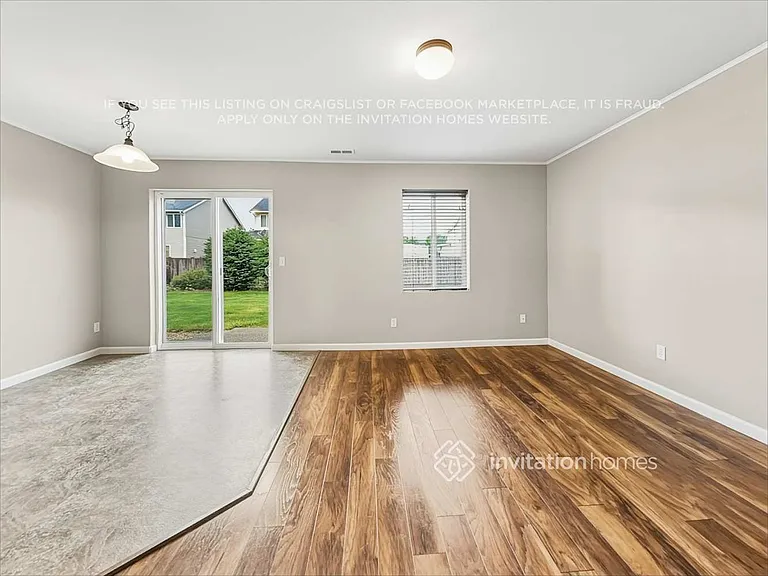 1319 Daffodil Ave NE — Photo 6