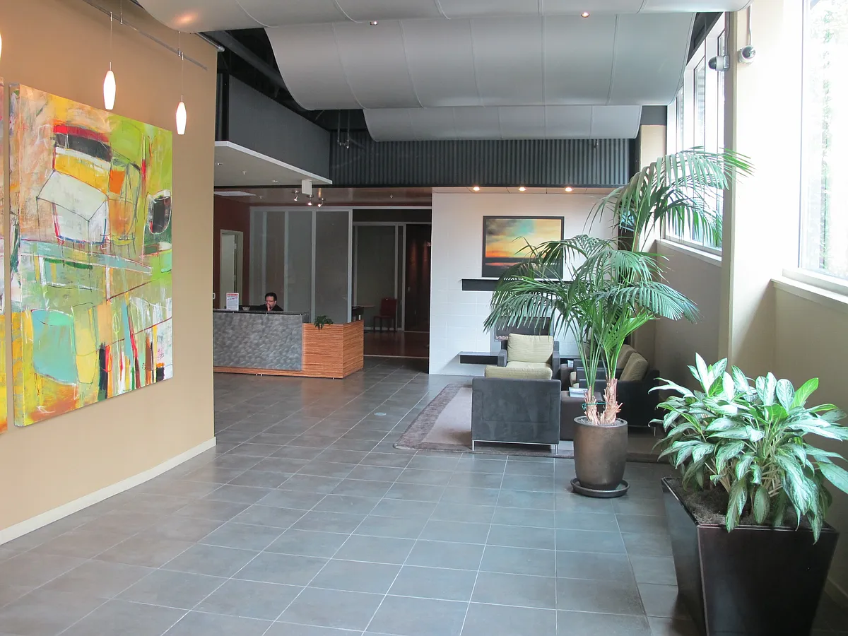 Lobby - 3104 Western Ave #503