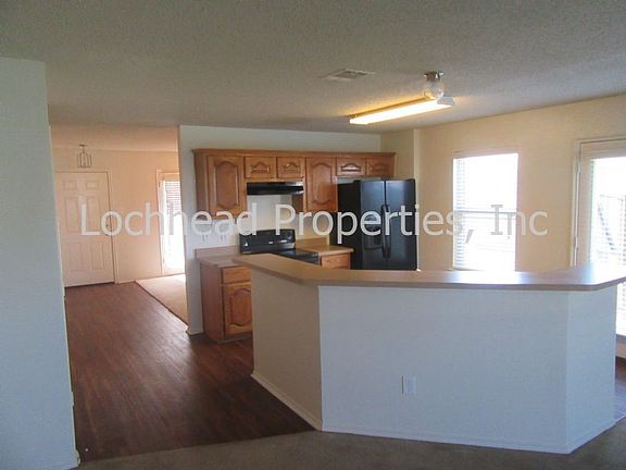 4th image of 235 Willow Creek Ln