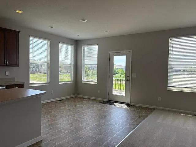 582 Ivyland St — Photo 6