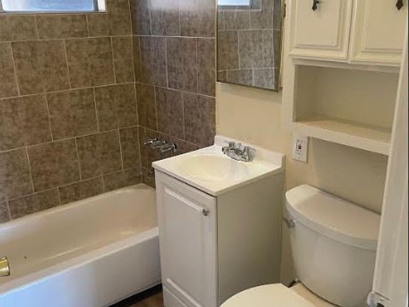 4th image of 4810 N Sierra Way APT 2