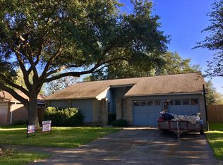 9722 Stonemont Rd, La Porte, TX 77571