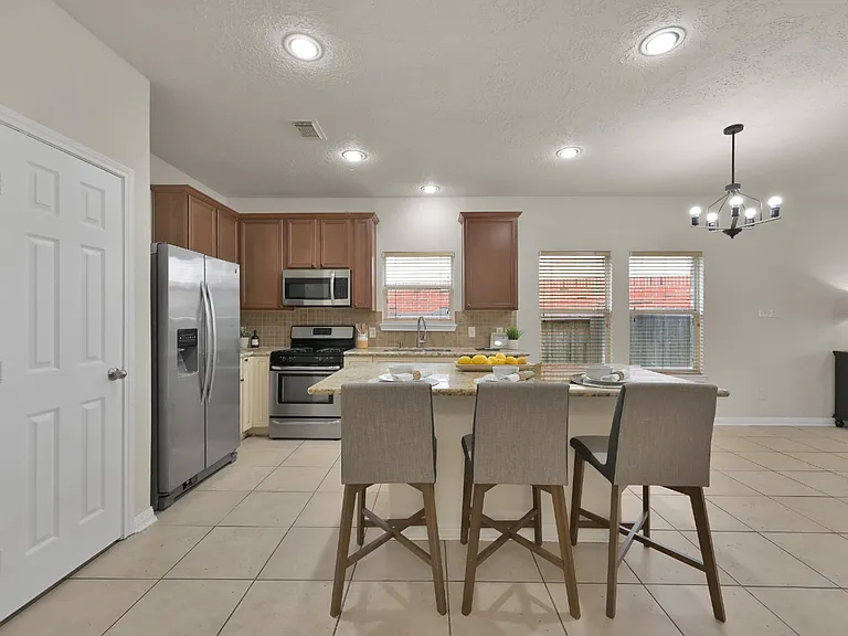 1443 Meadowhigh Ln — Photo 8