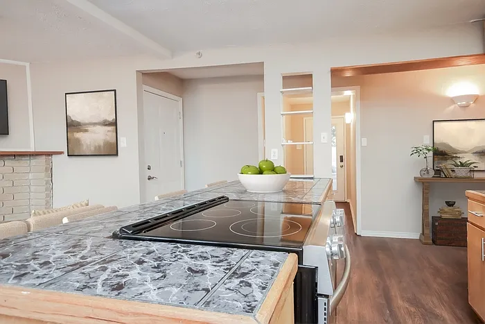 5211 Parkridge Dr — Photo 4