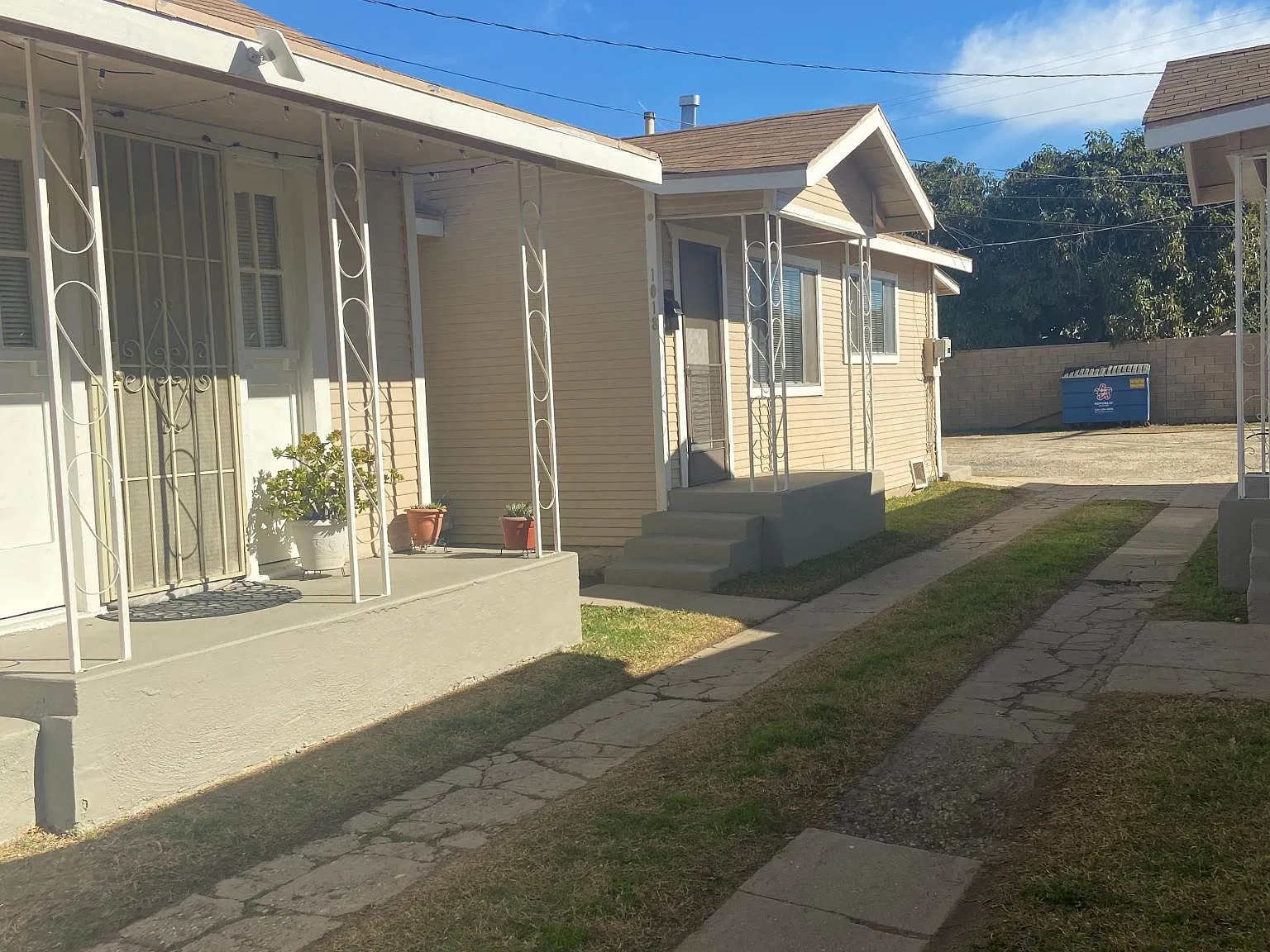 1018 S Fetterly Ave — Photo 2