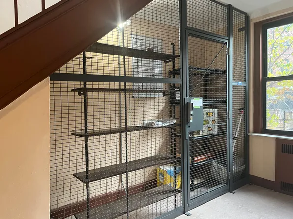 960 Sterling Place image 10 of 13