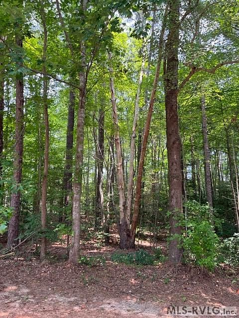 1st image of 21 Dogwood Dr