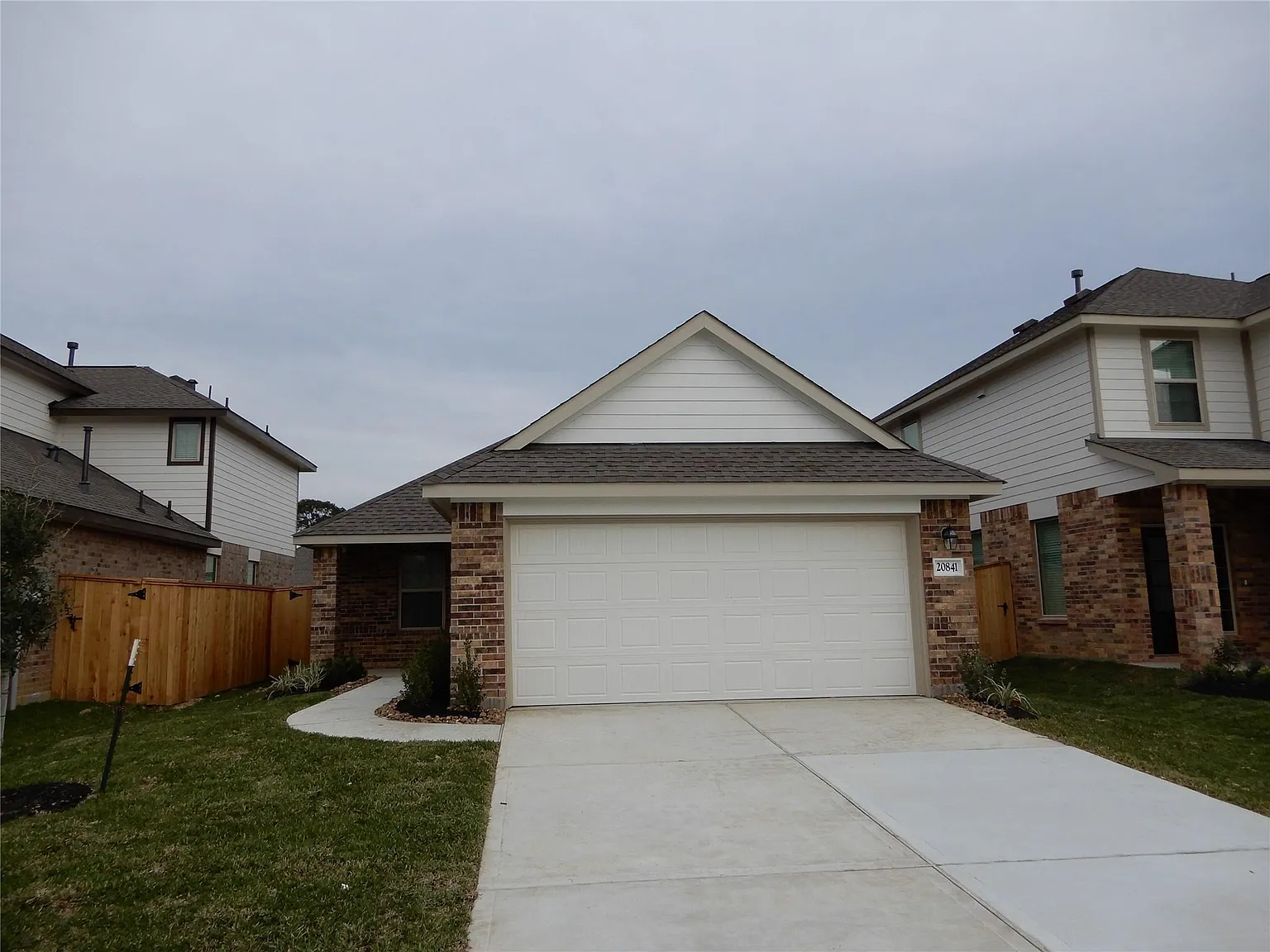 3 bed, 2.0 bath, 1230 sqft, $1,750 — Photo 2