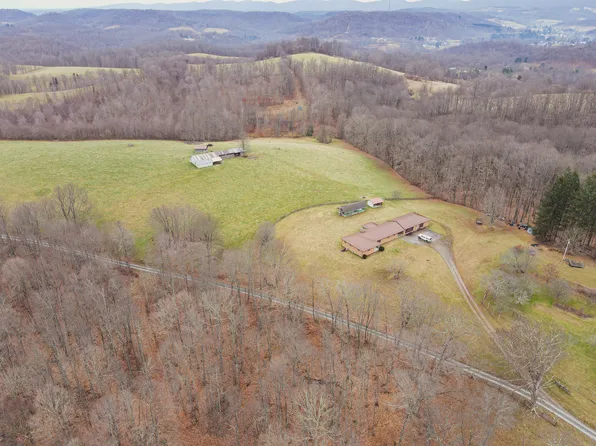 132 Hidden Hollow Rd, Belington, WV 26250
