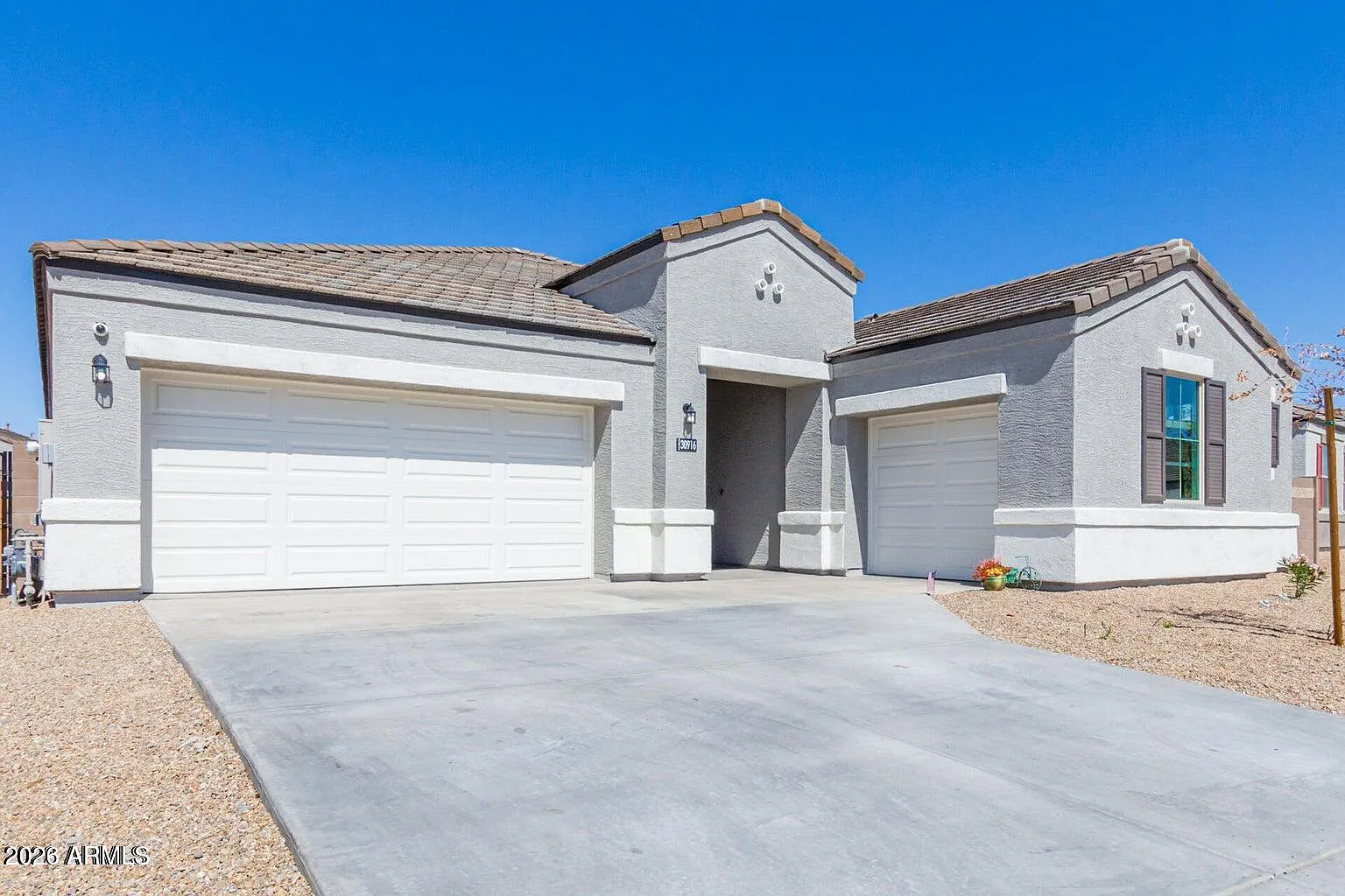 5 bed, 3.0 bath, 2658 sqft, $2,600 — Photo 1
