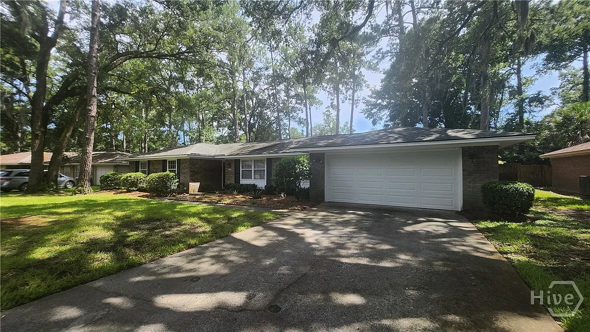 3 bed, 2.0 bath, 1756 sqft, $2,900 — Photo 2