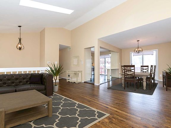 3rd image of 32 Nowick Ln